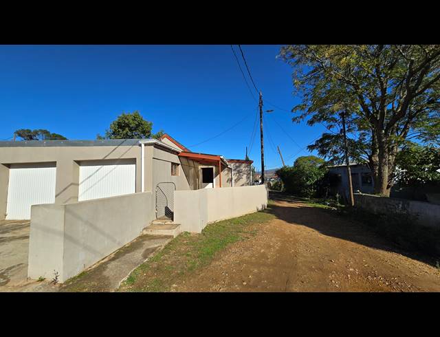 2 BEDROOM HOUSE FOR SALE IN GENADENDAL